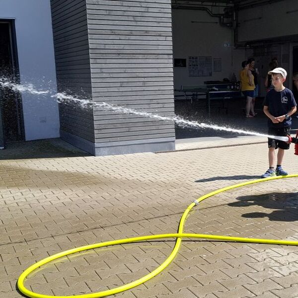 20250622_152001 Wasserspiele für Kinder