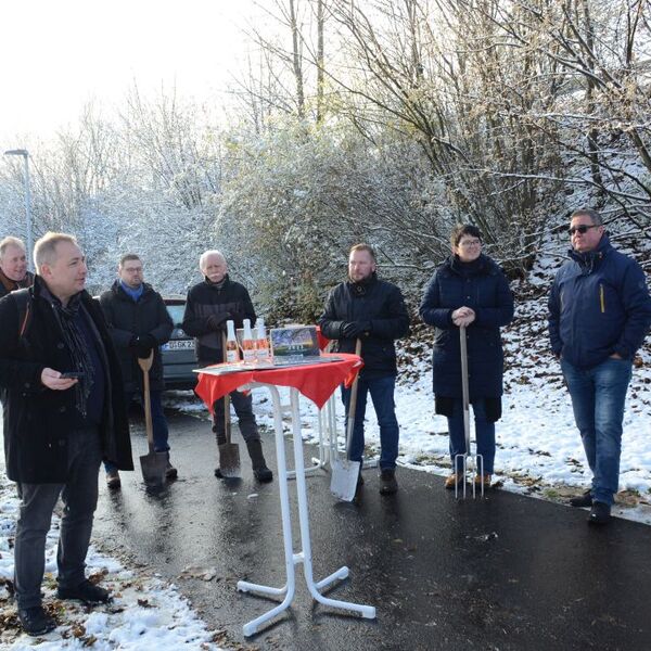 Baumpflanzaktion im Grezzbachpark 6