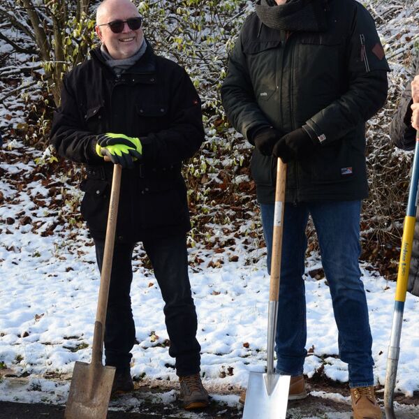 Baumpflanzaktion im Grezzbachpark 7