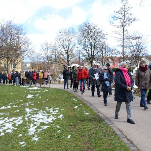 Enthüllung Denkmäler Grezzbachpark 11