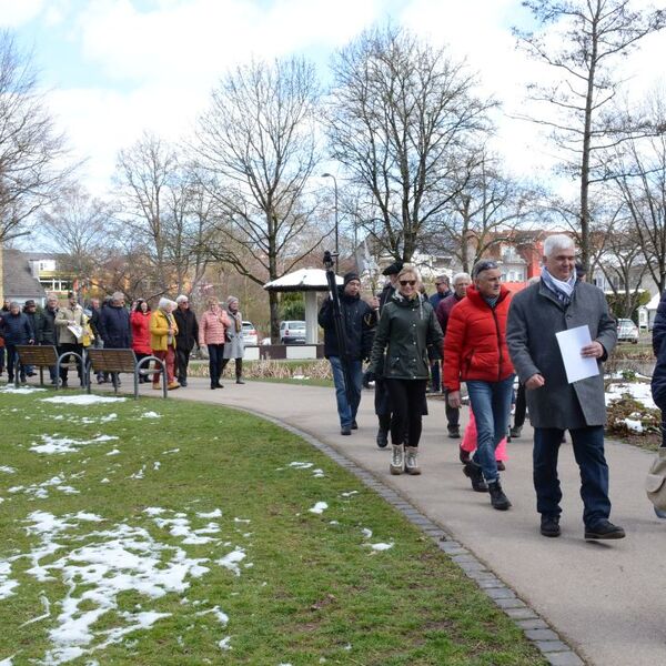 Enthüllung Denkmäler Grezzbachpark 12