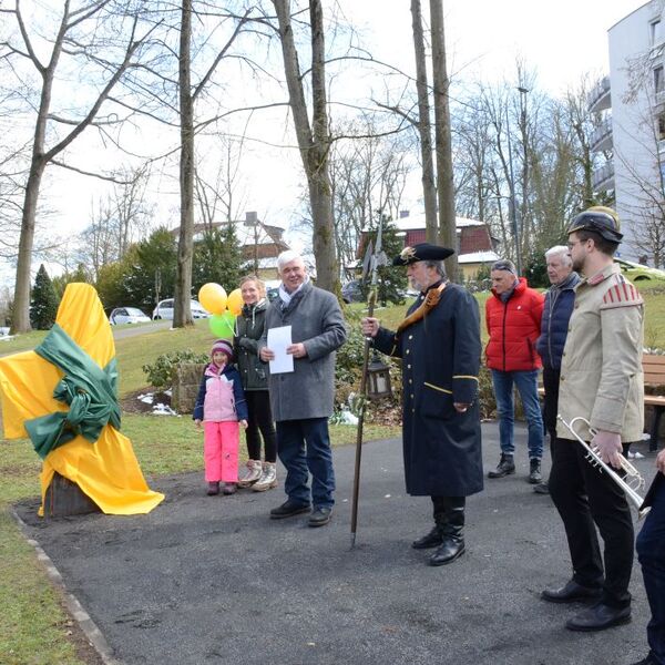 Enthüllung Denkmäler Grezzbachpark 15