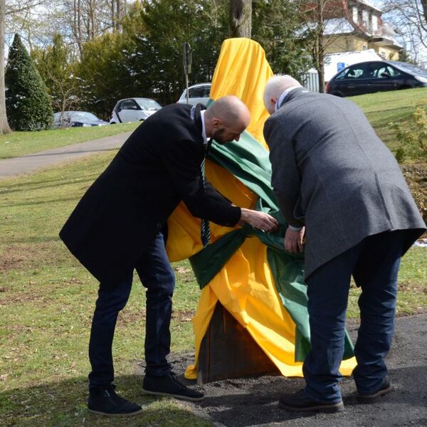 Enthüllung Denkmäler Grezzbachpark 18