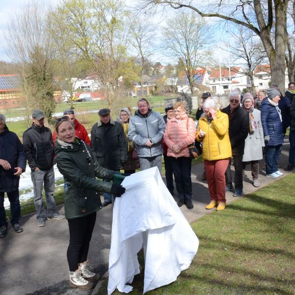 Enthüllung Denkmäler Grezzbachpark 22