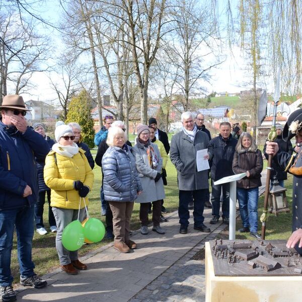 Enthüllung Denkmäler Grezzbachpark 26