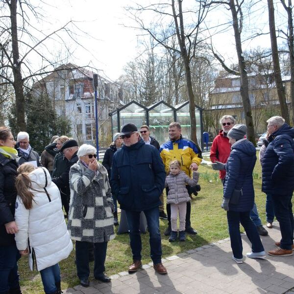 Enthüllung Denkmäler Grezzbachpark 32