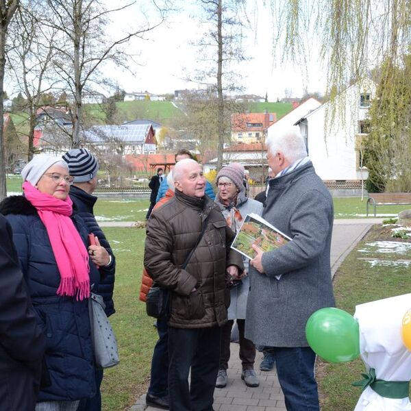 Enthüllung Denkmäler Grezzbachpark 33