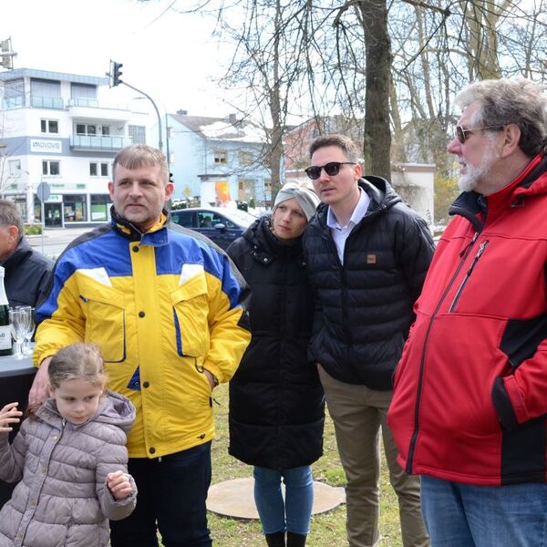 Enthüllung Denkmäler Grezzbachpark 36