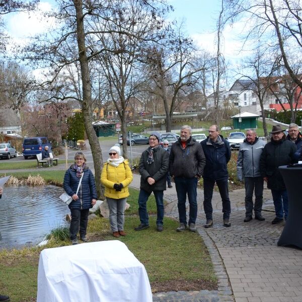 Enthüllung Denkmäler Grezzbachpark 44