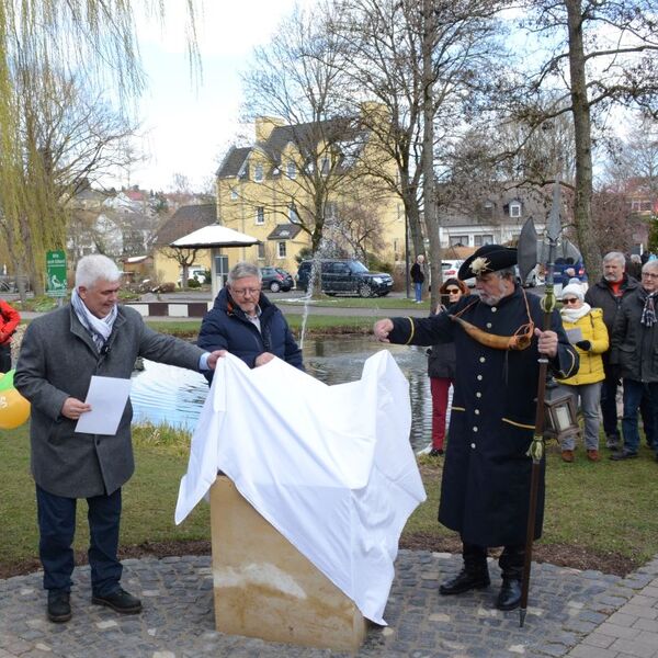 Enthüllung Denkmäler Grezzbachpark 4