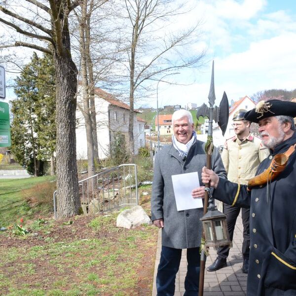 Enthüllung Denkmäler Grezzbachpark 8