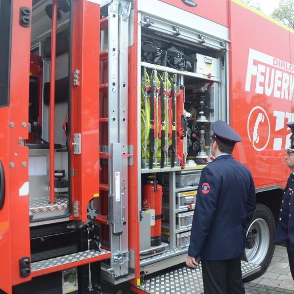 Fahrzeugeinweihung FFW Dirlos 54