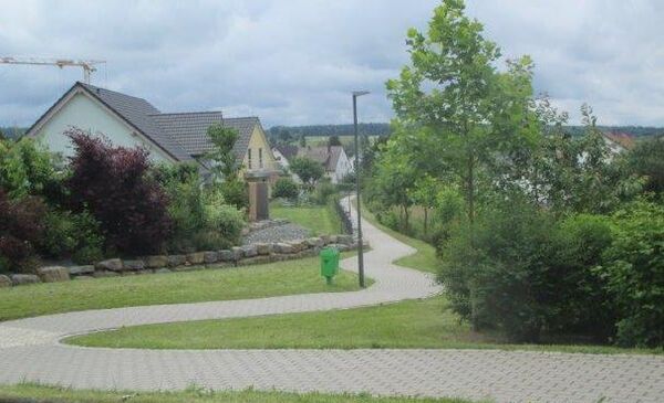 Fußweg zwischen Florenberghalle am Rössengraben und Biligrimstraße
