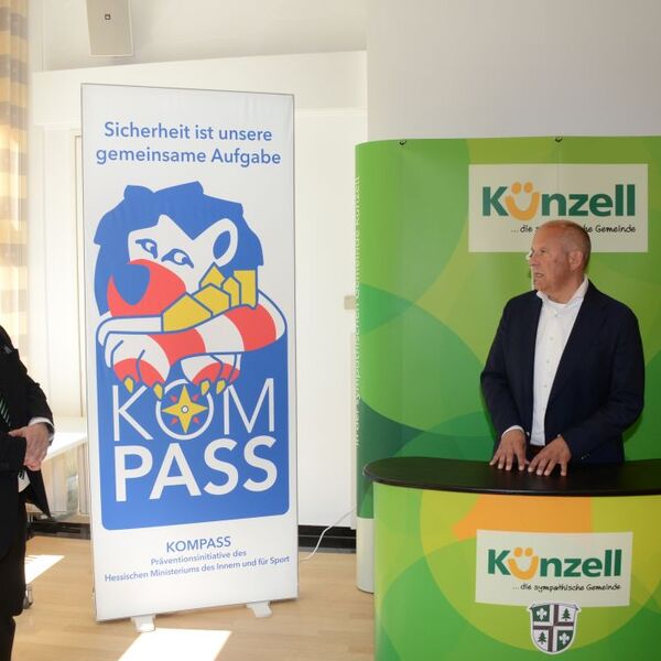 Innenminister Poseck übergibt Siegel 10