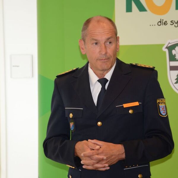 Innenminister Poseck übergibt Siegel 14