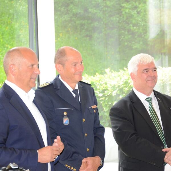 Innenminister Poseck übergibt Siegel 17