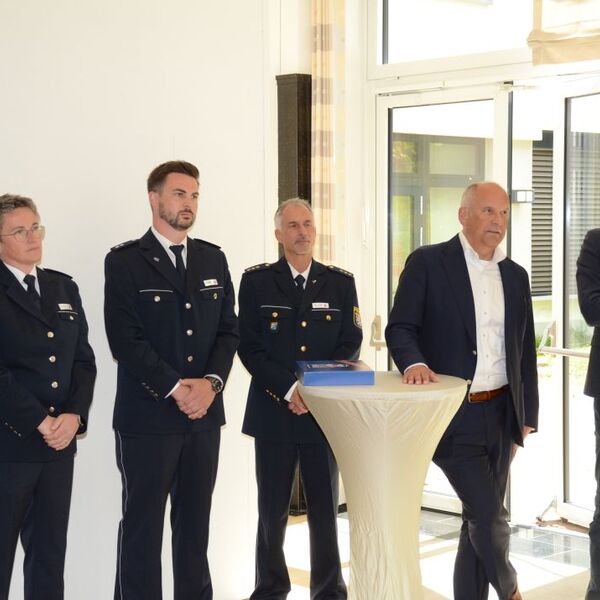 Innenminister Poseck übergibt Siegel 6