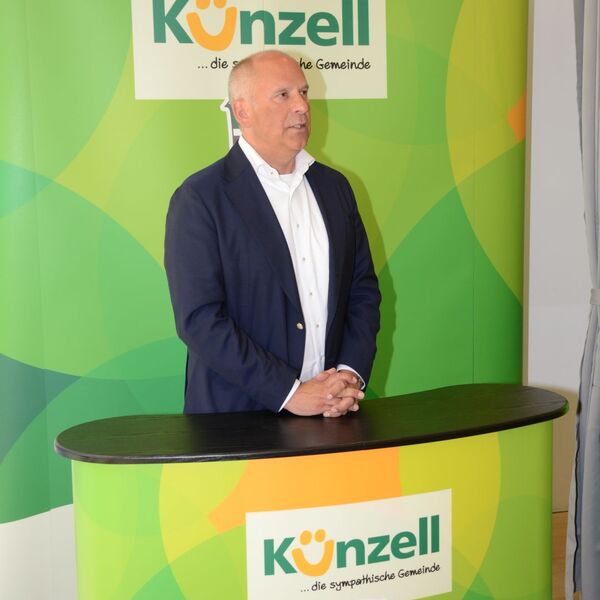 Innenminister Poseck übergibt Siegel 7