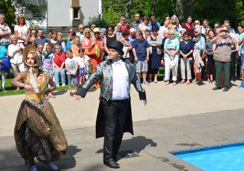 Tanzperformance im Grezzbachpark 1