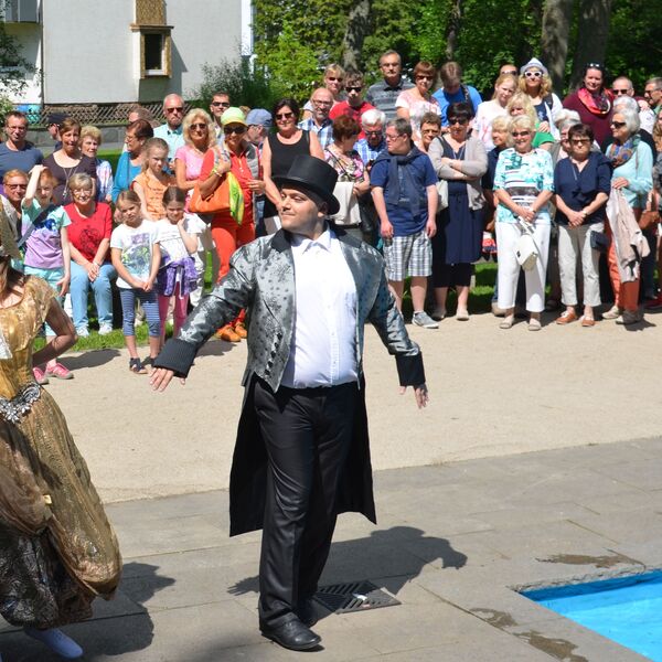 Tanzperformance im Grezzbachpark 1