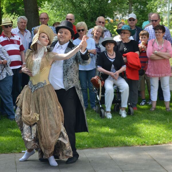 Tanzperformance im Grezzbachpark 2